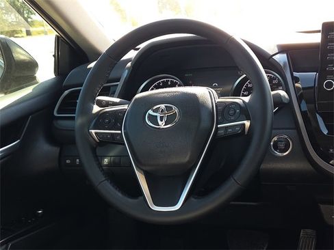 Used 2024 Toyota Camry XLE image 13
