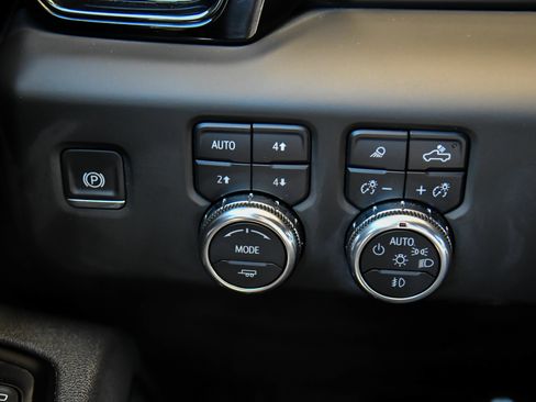 Used 2025 GMC Sierra 1500 AT4 AWD/4WD image 43