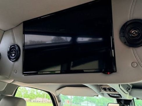 Used 2019 GMC Savana 2500 Extended RWD image 24