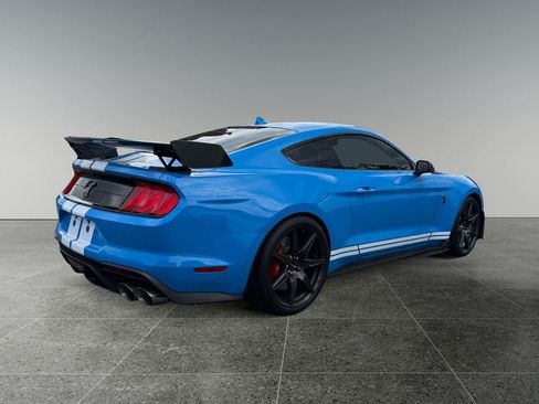 Used 2022 Ford Mustang Shelby GT500 w/ Carbon Fiber Track Pack RWD image 9
