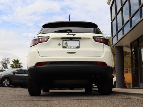 Used 2019 Jeep Compass Latitude FWD image 12