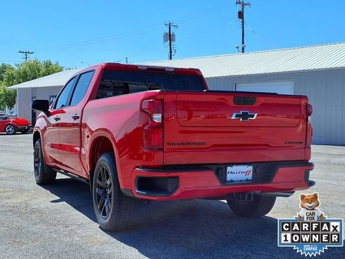 Used 2022 Chevrolet Silverado 1500 Custom w/ LPO, Blackout Package RWD image 3