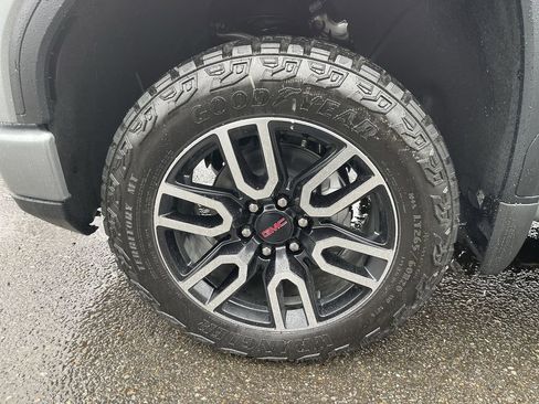 New 2026 GMC Sierra 1500 AT4 w/ AT4 Premium Package AWD/4WD image 34