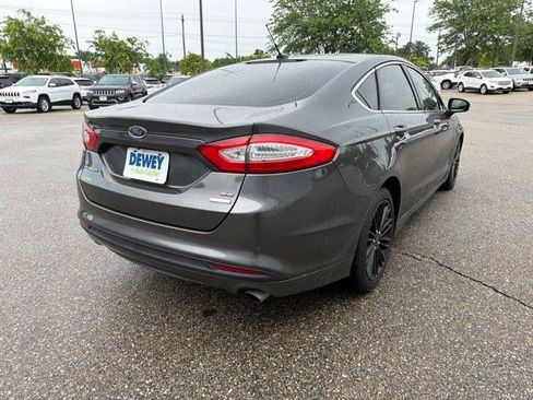 Used 2016 Ford Fusion SE w/ Equipment Group 202A FWD image 5