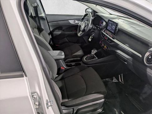 Used 2022 Kia Forte LXS image 27