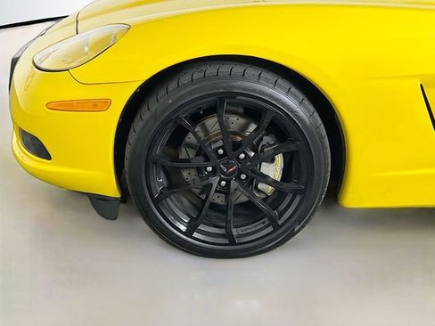 Used 2007 Chevrolet Corvette Coupe w/ Preferred Equipment Group RWD image 13