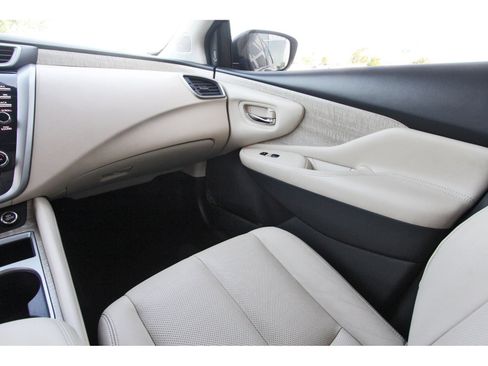 Used 2020 Nissan Murano SL w/ Moonroof Package FWD image 13