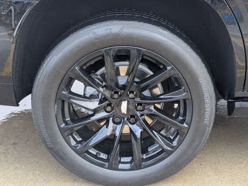 Used 2024 Cadillac Escalade Sport Platinum w/ LPO, ONYX Package image 12