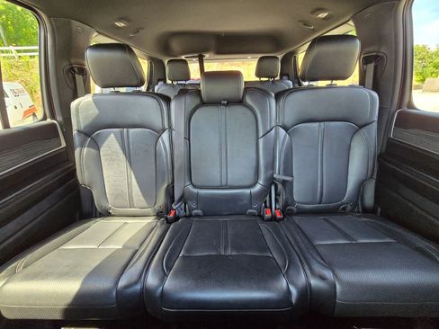 Used 2024 Jeep Wagoneer Series II w/ Flexible Seating Group AWD/4WD image 43