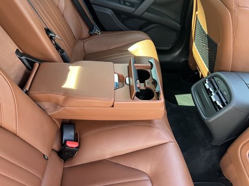 Used 2015 Maserati Ghibli RWD image 16