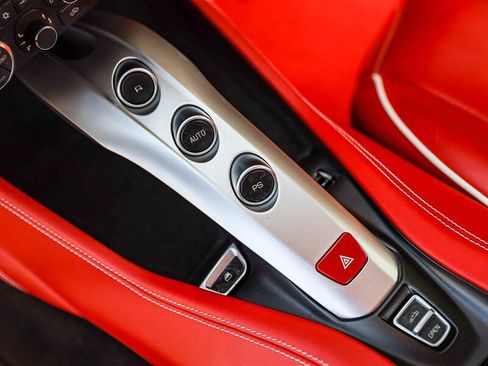 Used 2015 Ferrari California T RWD image 36