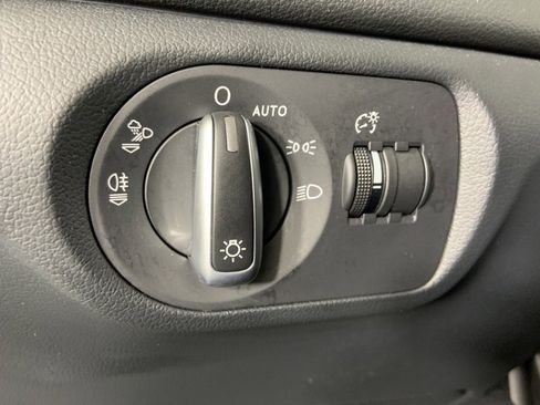 Used 2017 Audi Q3 2.0T Prestige w/ Prestige Package image 9