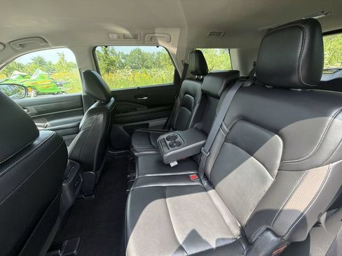 Certified 2023 Nissan Pathfinder SL w/ Black Appearance Package AWD/4WD image 25