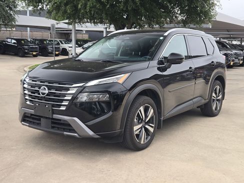 Used 2024 Nissan Rogue SL w/ SL Premium Package FWD image 7