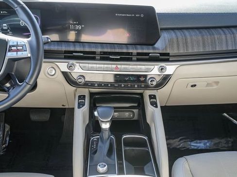 Certified 2024 Kia Telluride EX w/ EX Captain's Chair Package image 14