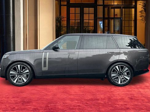 New 2026 Land Rover Range Rover Long Wheelbase SE AWD/4WD image 2