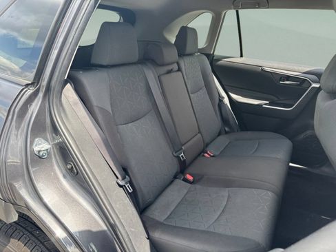 Used 2024 Toyota RAV4 XLE FWD image 19
