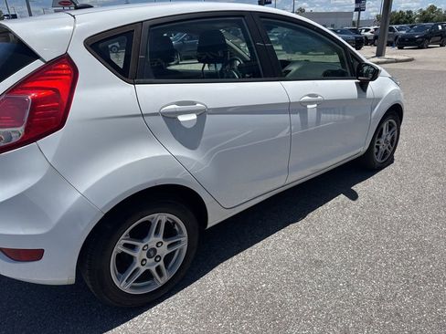 Used 2019 Ford Fiesta SE FWD image 5