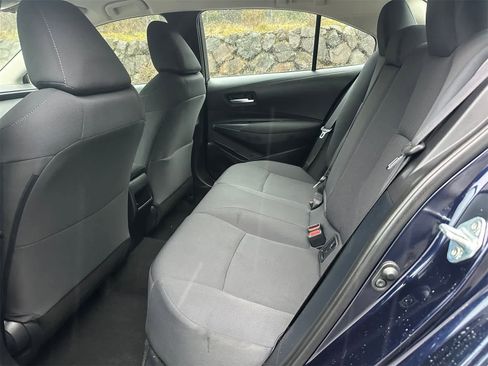 Used 2021 Toyota Corolla LE image 10