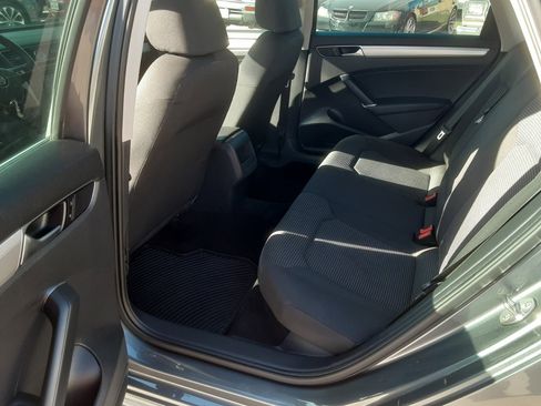Used 2016 Volkswagen Passat 1.8T S image 10