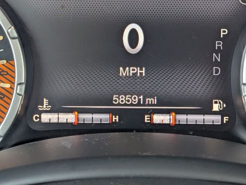 Used 2021 Jeep Renegade Latitude FWD image 22