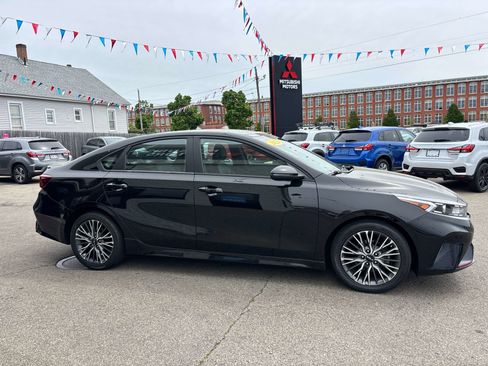 Used 2022 Kia Forte GT-Line w/ GT-Line Technology Package FWD image 4