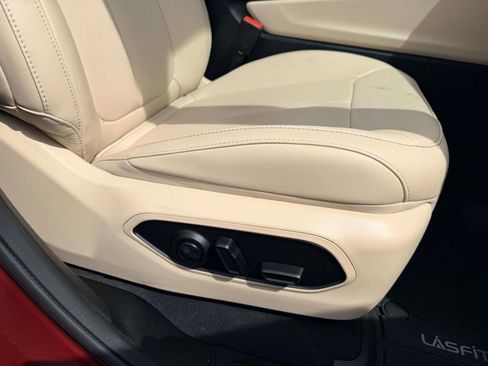 Used 2023 Jeep Grand Cherokee L Limited image 13