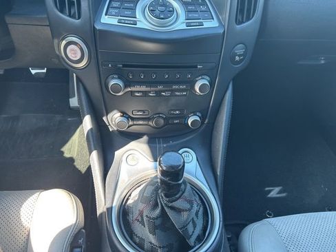 Used 2014 Nissan 370Z Touring w/ Sport Package image 17