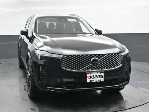 New 2026 Volvo XC90 B6 Plus w/ Protection Package Premier AWD/4WD image 4
