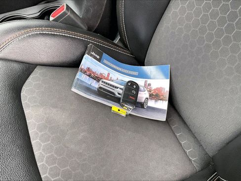 Used 2019 Jeep Compass Latitude w/ Cold Weather Group AWD/4WD image 12