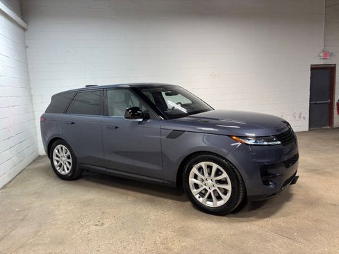 Used 2023 Land Rover Range Rover Sport SE AWD/4WD image 5