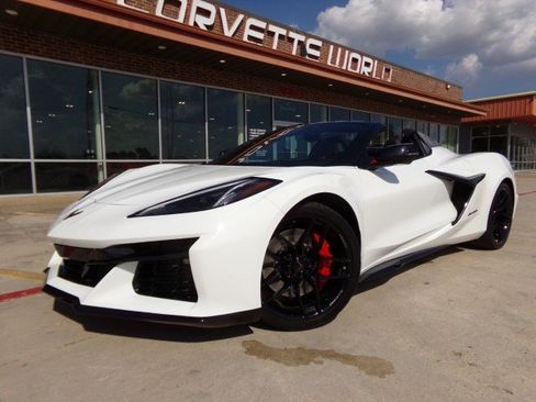 Used 2026 Chevrolet Corvette Z06 RWD image 1