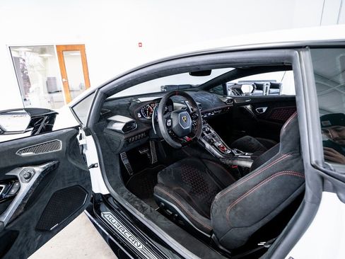 Used 2018 Lamborghini Huracan Performante image 43