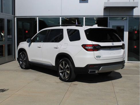 Used 2023 Honda Pilot Elite image 8