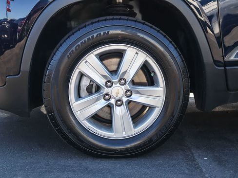 Used 2022 Chevrolet Trax LT w/ Driver Confidence Package AWD/4WD image 10