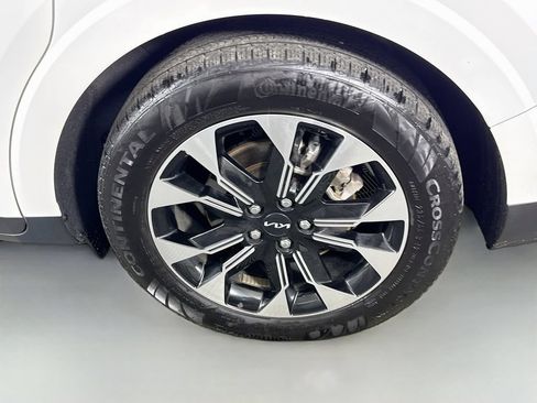 Certified 2024 Kia Carnival EX FWD image 37