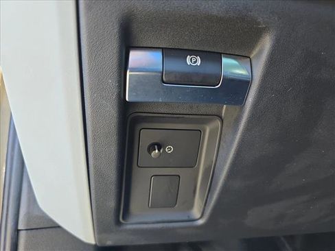 Used 2023 Land Rover Defender 110 S image 25