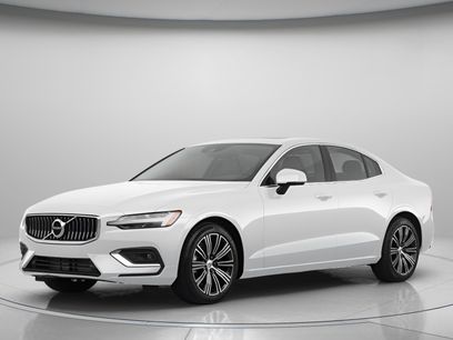 Used 2019 Volvo S60 T6 Momentum w/ Premium Package
