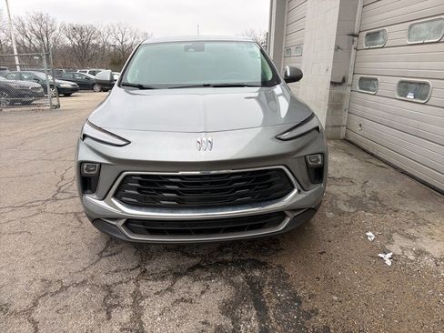 Used 2024 Buick Encore GX Preferred image 2