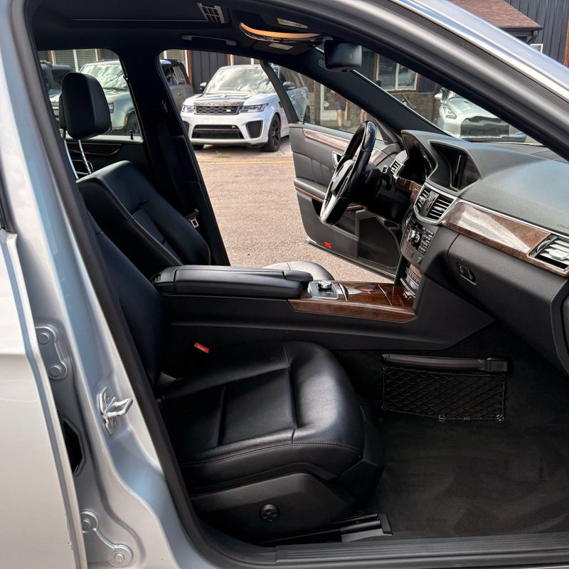 Used 2013 Mercedes-Benz E 350 4MATIC Sedan image 23