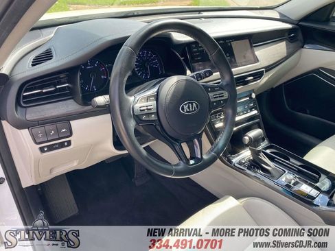 Used 2020 Kia Cadenza Technology image 21