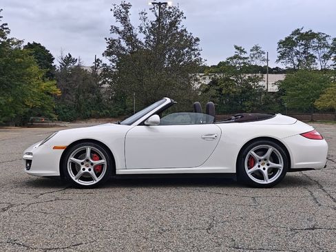 Used 2010 Porsche 911 Carrera 4S image 8