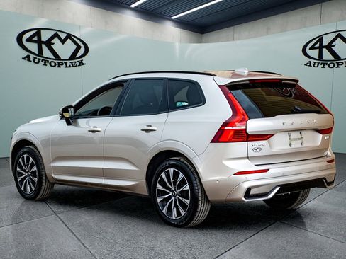 Used 2025 Volvo XC60 B5 Plus AWD/4WD image 5