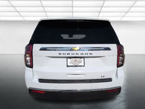 Used 2024 Chevrolet Suburban LT image 32