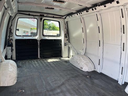 Used 2018 Chevrolet Express 2500 Extended w/ Driver Convenience Package RWD image 26