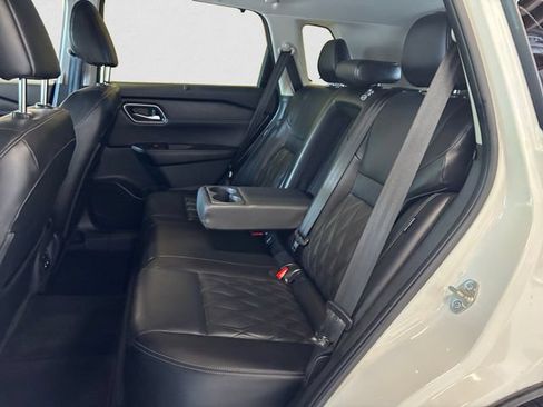 Used 2024 Nissan Rogue Platinum w/ Platinum Premium Package AWD/4WD image 14