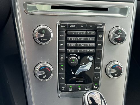 Used 2017 Volvo XC60 T5 Dynamic w/ Advanced Package image 23