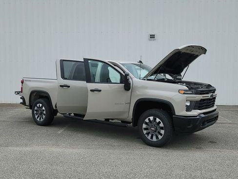 New 2026 Chevrolet Silverado 2500 Custom w/ Custom Value Package AWD/4WD image 9