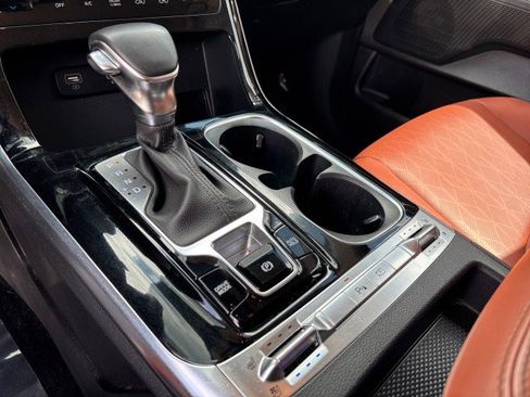 Used 2023 Kia Carnival SX image 25