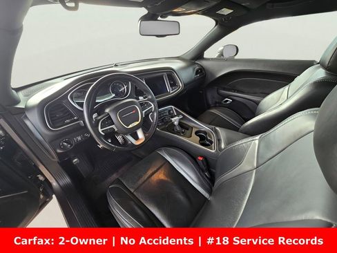 Used 2018 Dodge Challenger GT image 3